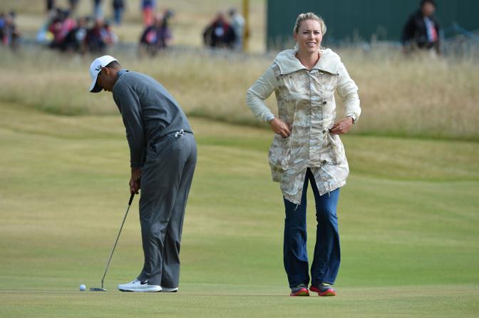 Tiger Woods con la fidanzata Lindsey Vonn durante gli allenamenti per gli Open 2013 al Muirfield Golf Club nell'East Lothian (Olycom)